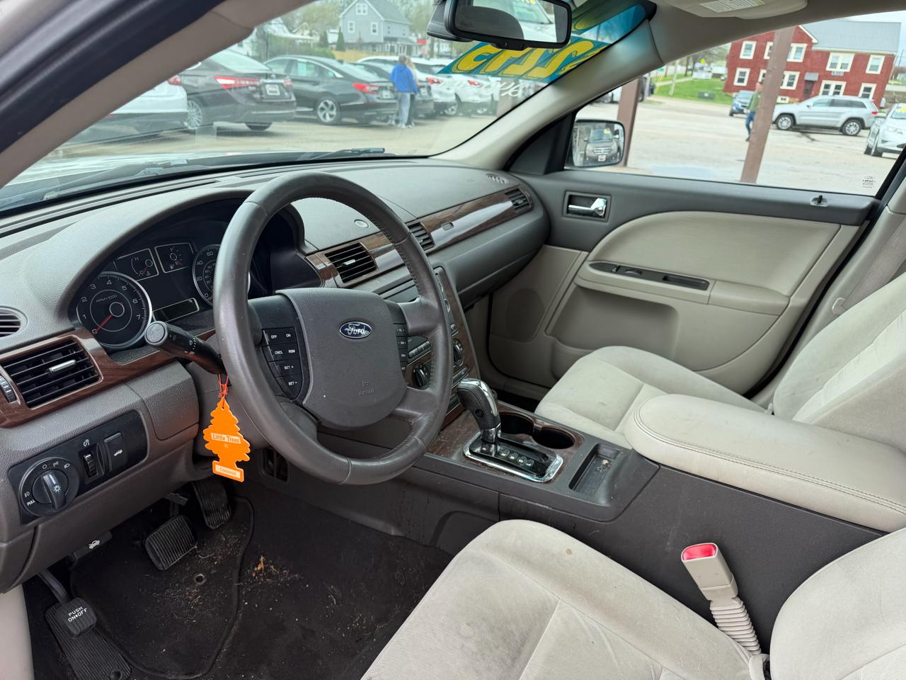 Ford Taurus 4dr Sdn SEL FWD 2008