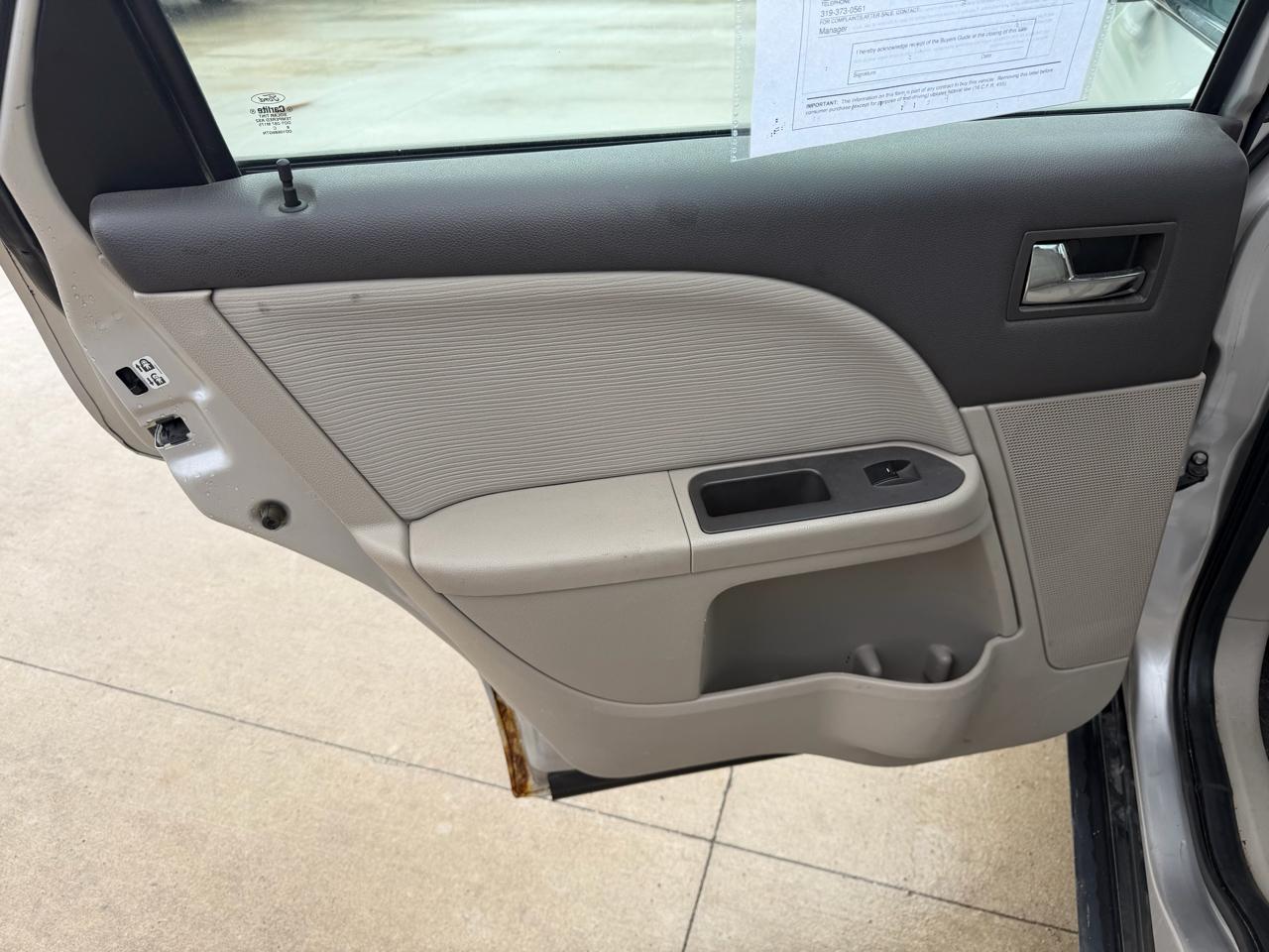 Ford Taurus 4dr Sdn SEL FWD 2008