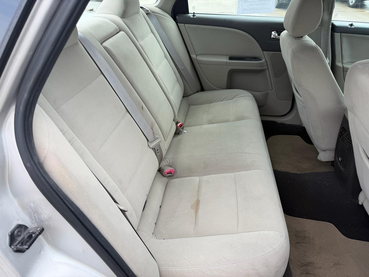 Ford Taurus 4dr Sdn SEL FWD 2008