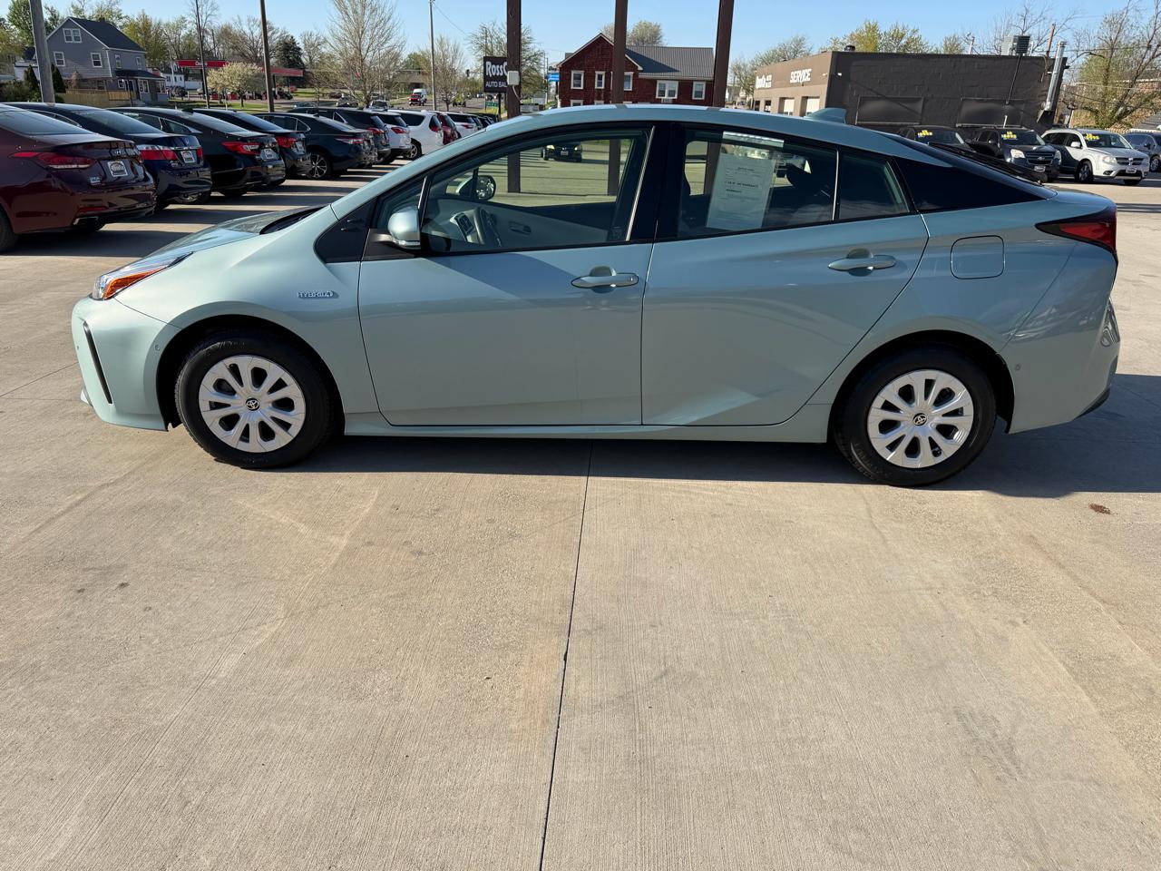 Toyota Prius LE (Natl) 2022