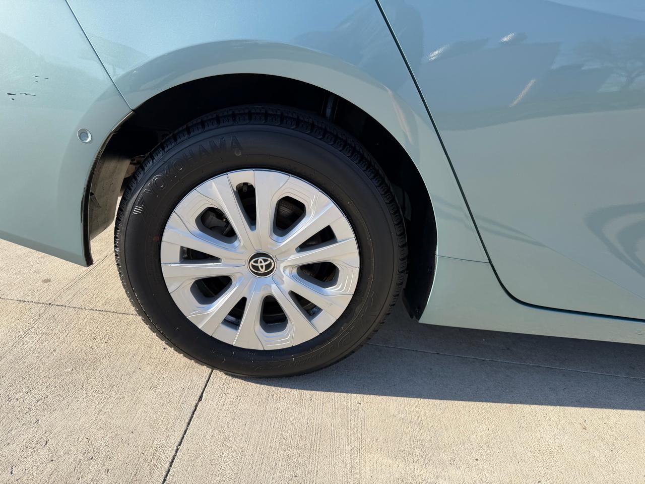 Toyota Prius LE (Natl) 2022