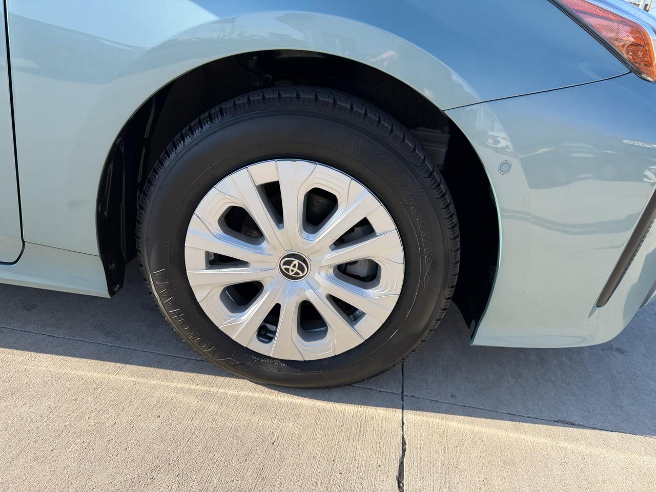 Toyota Prius LE (Natl) 2022