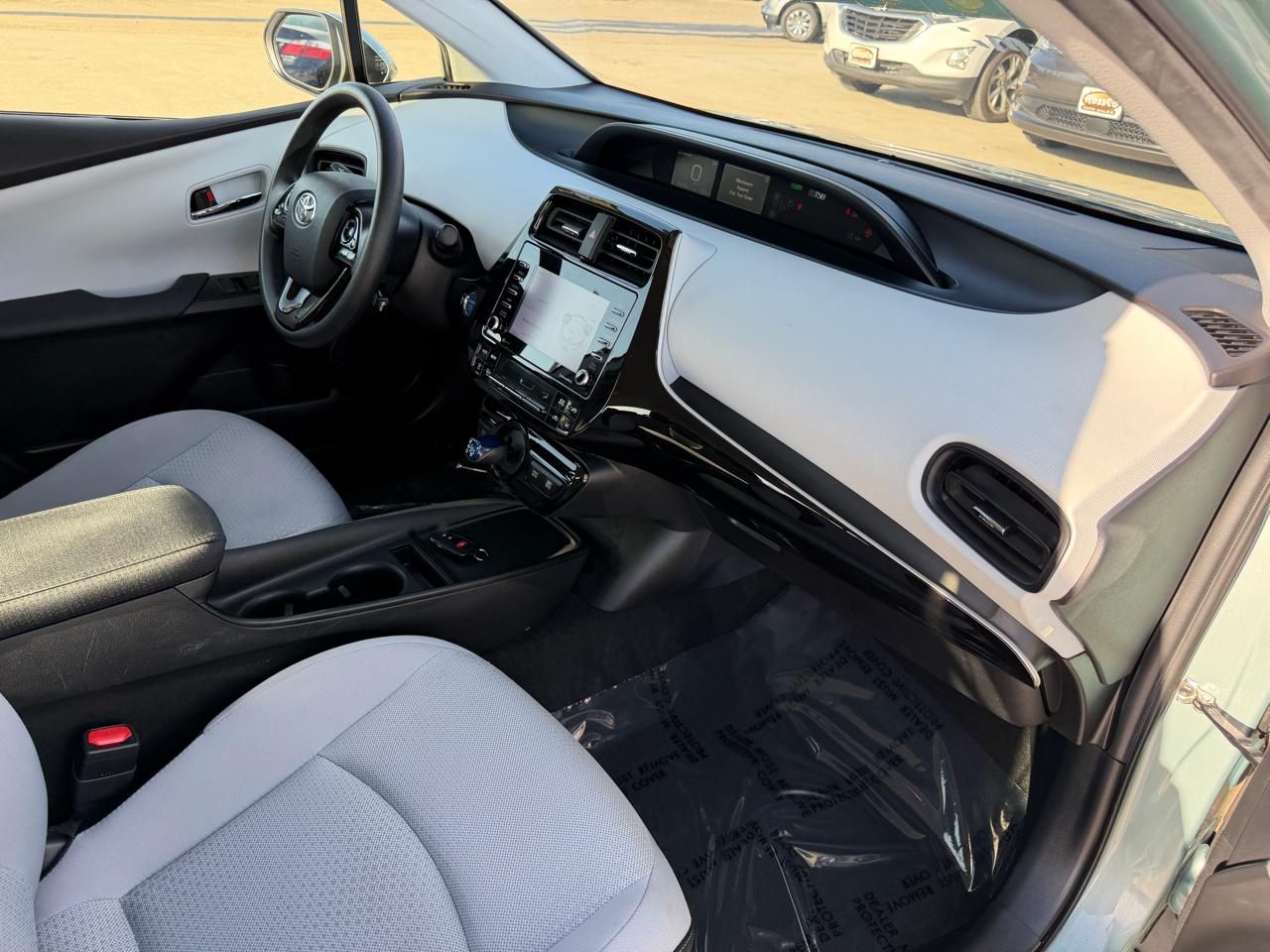 Toyota Prius LE (Natl) 2022