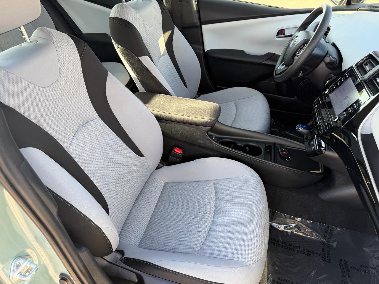 Toyota Prius LE (Natl) 2022