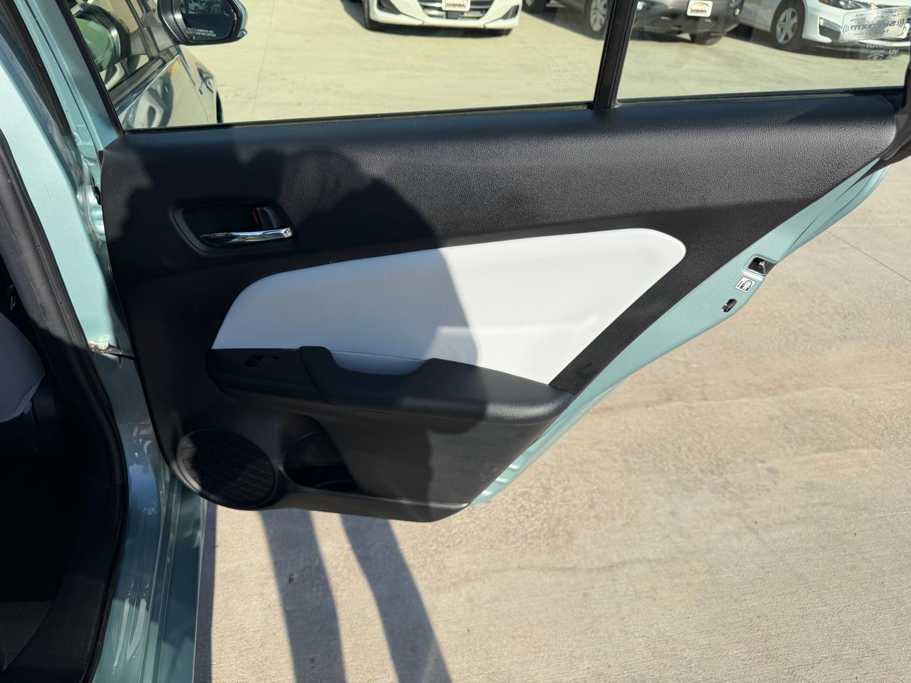 Toyota Prius LE (Natl) 2022