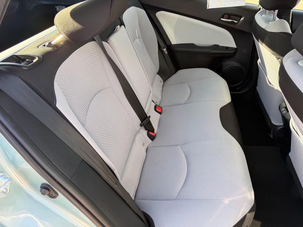 Toyota Prius LE (Natl) 2022