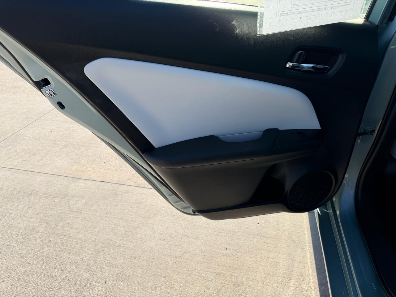 Toyota Prius LE (Natl) 2022