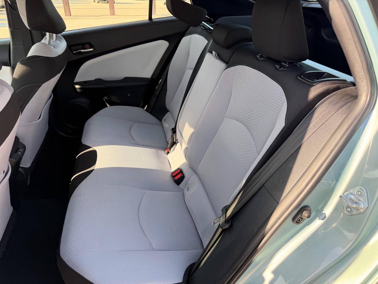 Toyota Prius LE (Natl) 2022