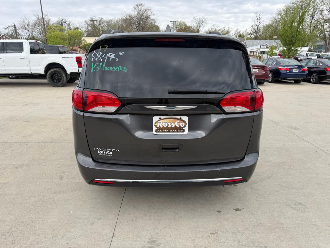 Chrysler Pacifica Touring-L FWD 2017