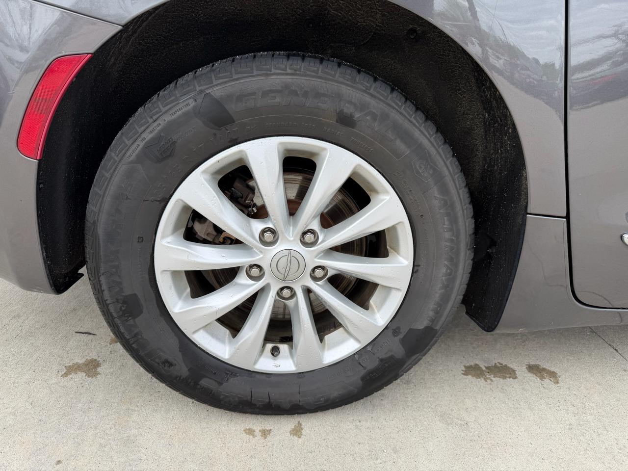 Chrysler Pacifica Touring-L FWD 2017