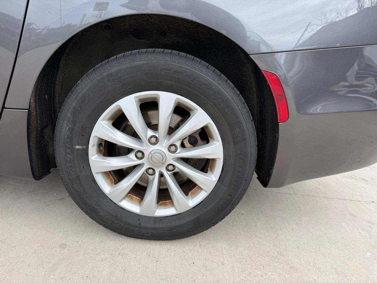 Chrysler Pacifica Touring-L FWD 2017