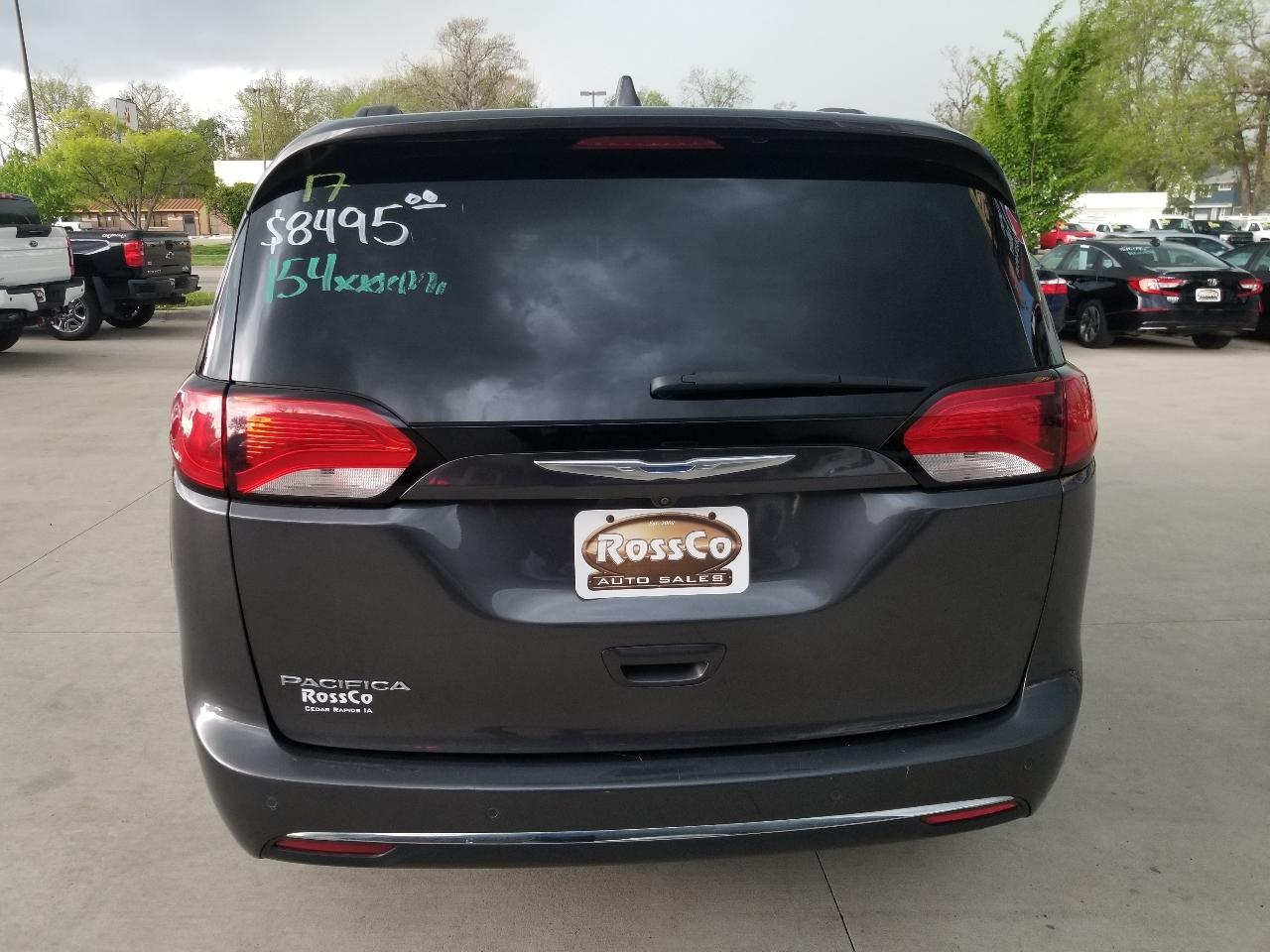 Chrysler Pacifica Touring-L FWD 2017