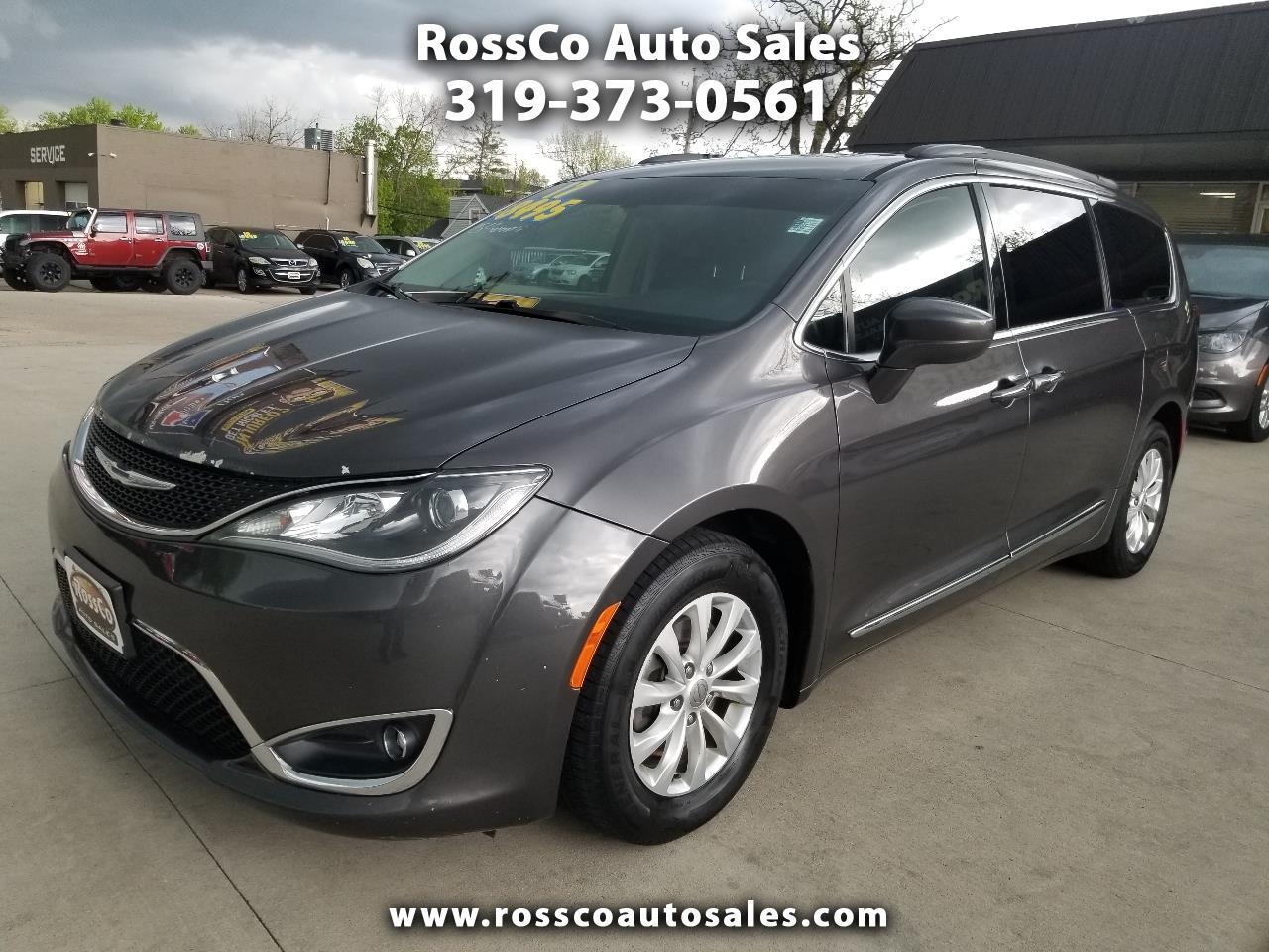 2017 Chrysler Pacifica Touring-L FWD