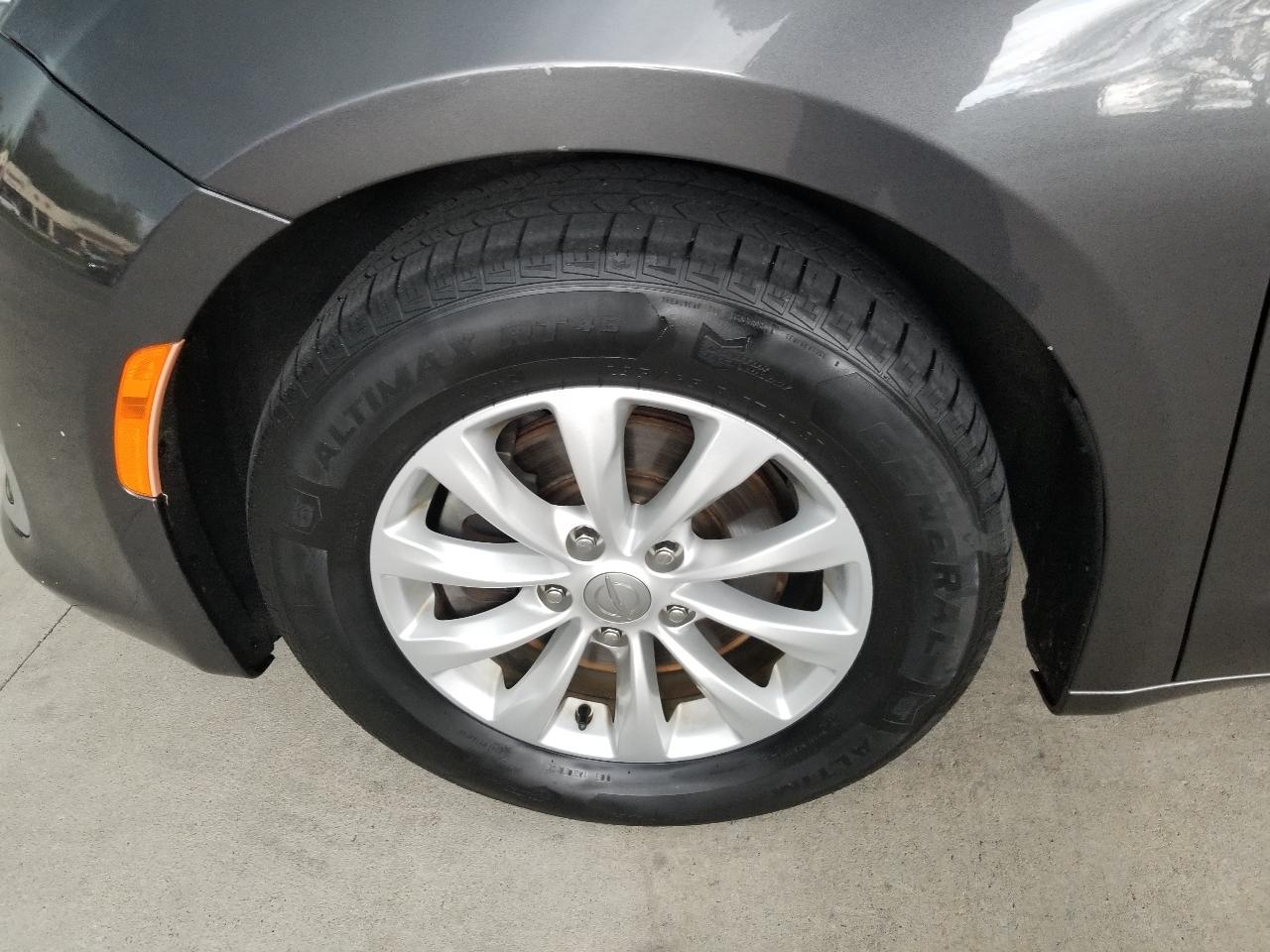 Chrysler Pacifica Touring-L FWD 2017