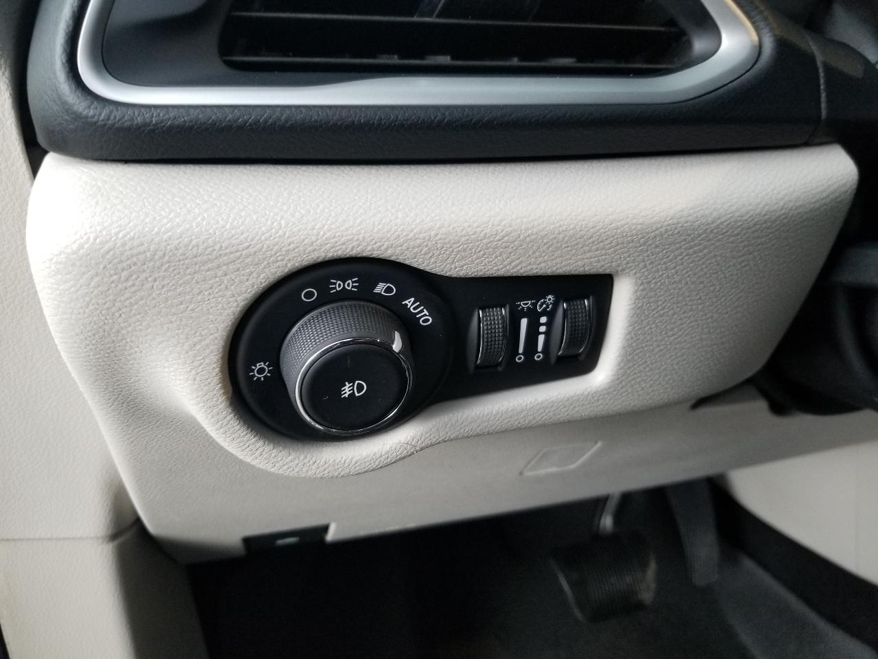 Chrysler Pacifica Touring-L FWD 2017
