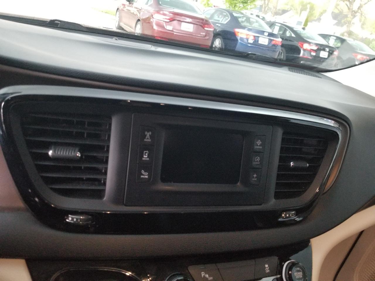 Chrysler Pacifica Touring-L FWD 2017