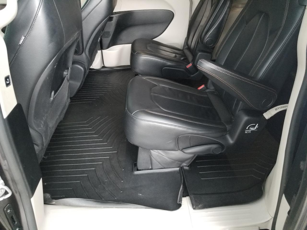 Chrysler Pacifica Touring-L FWD 2017