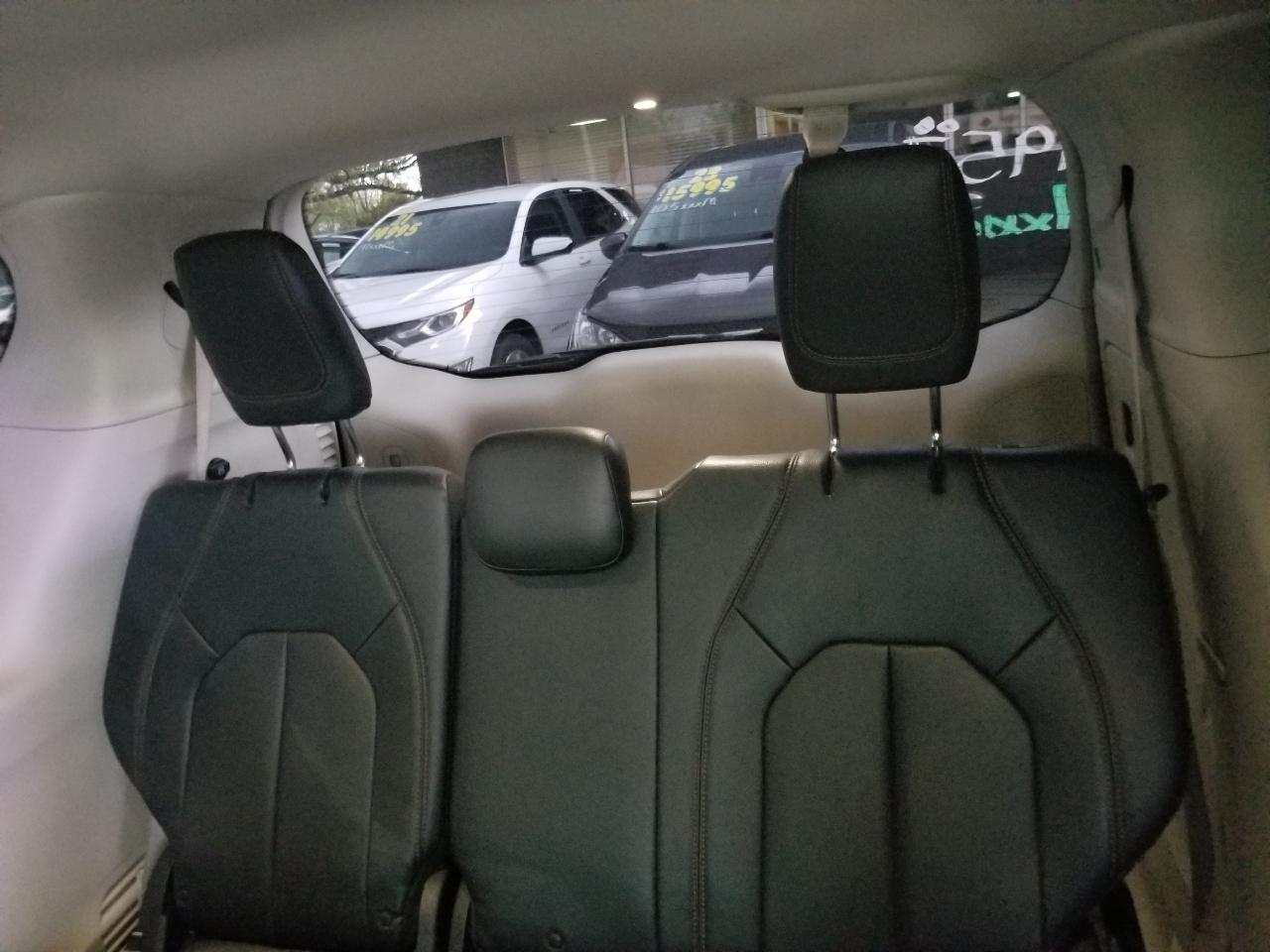 Chrysler Pacifica Touring-L FWD 2017