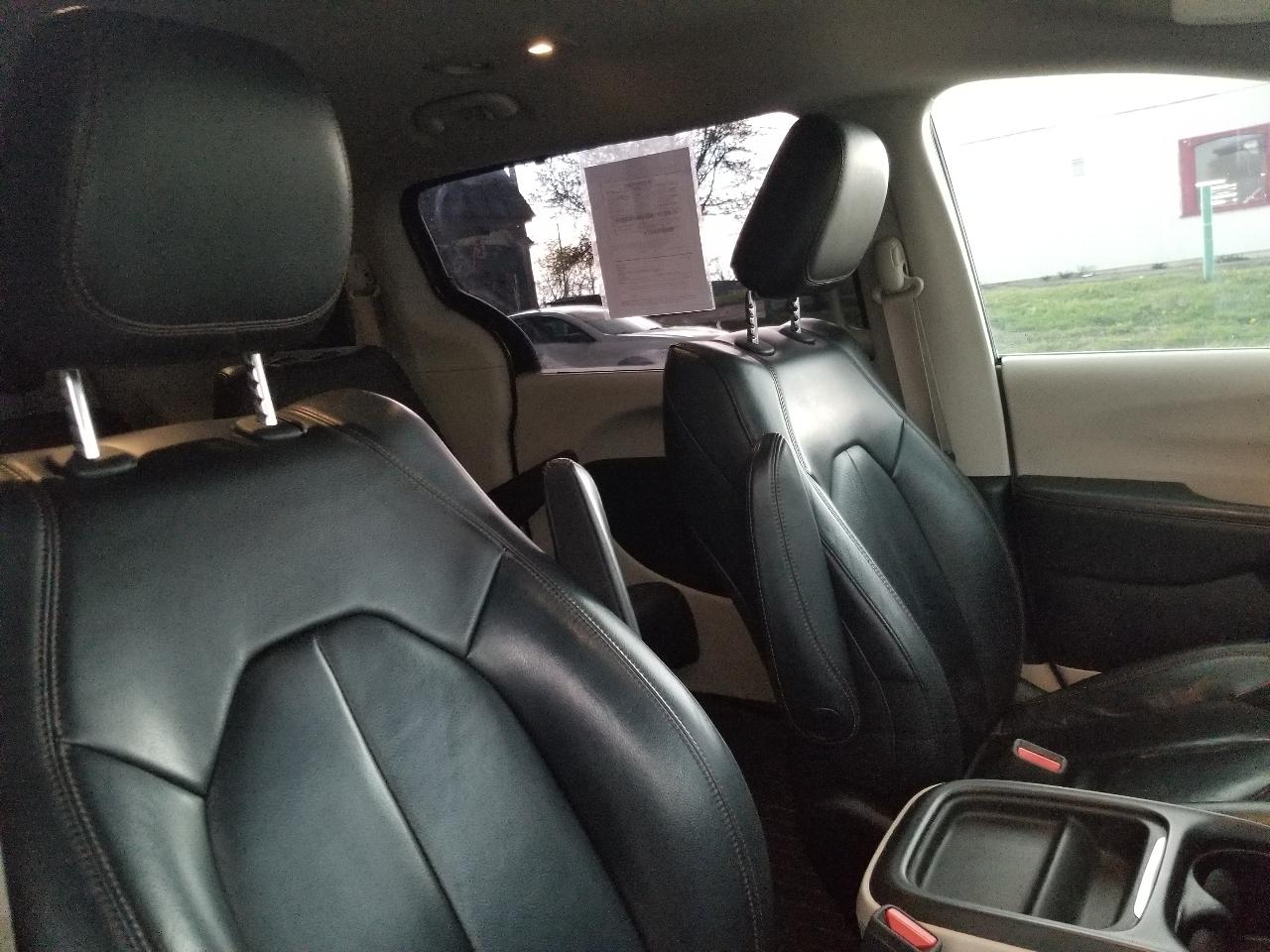 Chrysler Pacifica Touring-L FWD 2017