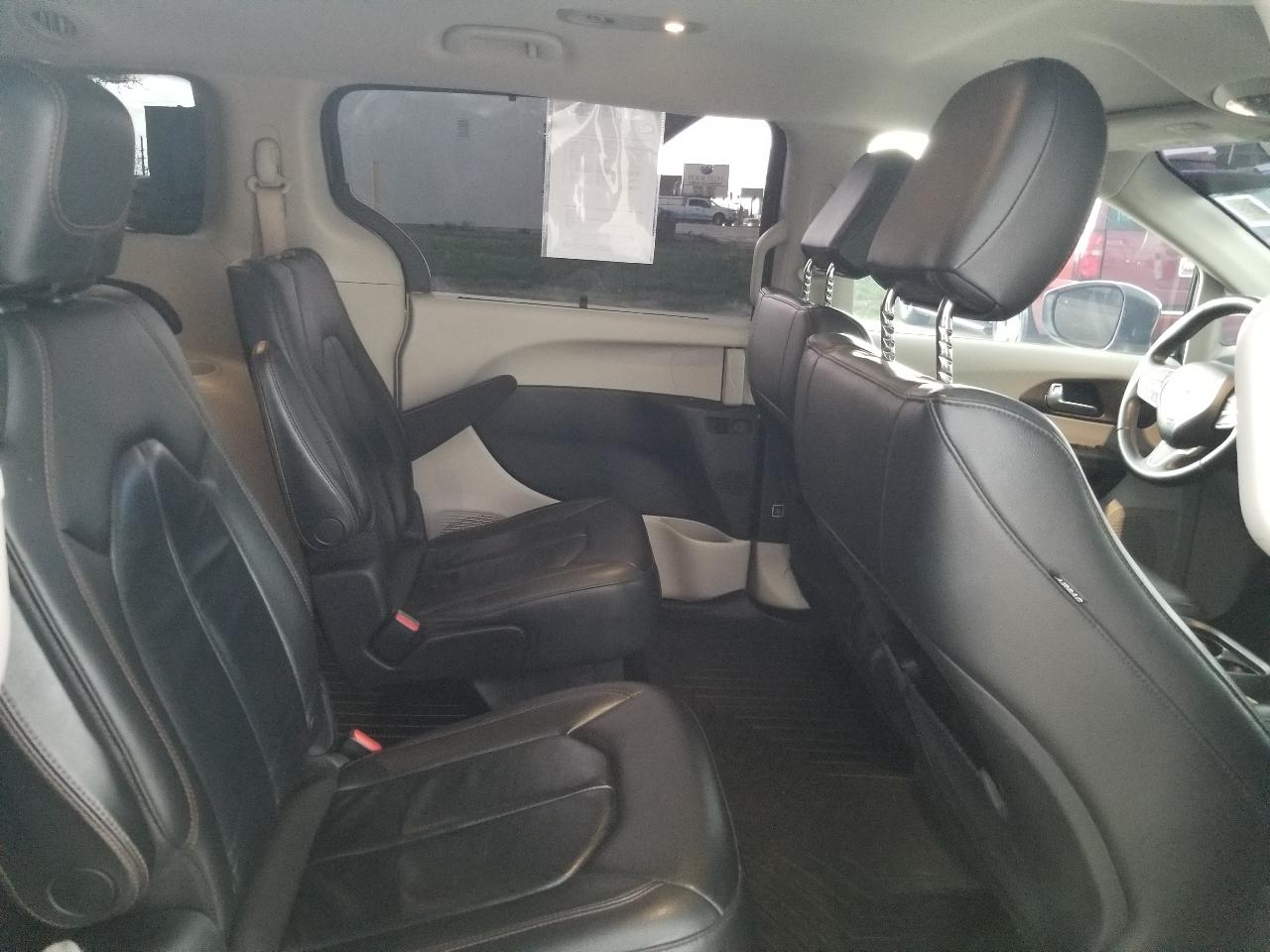 Chrysler Pacifica Touring-L FWD 2017