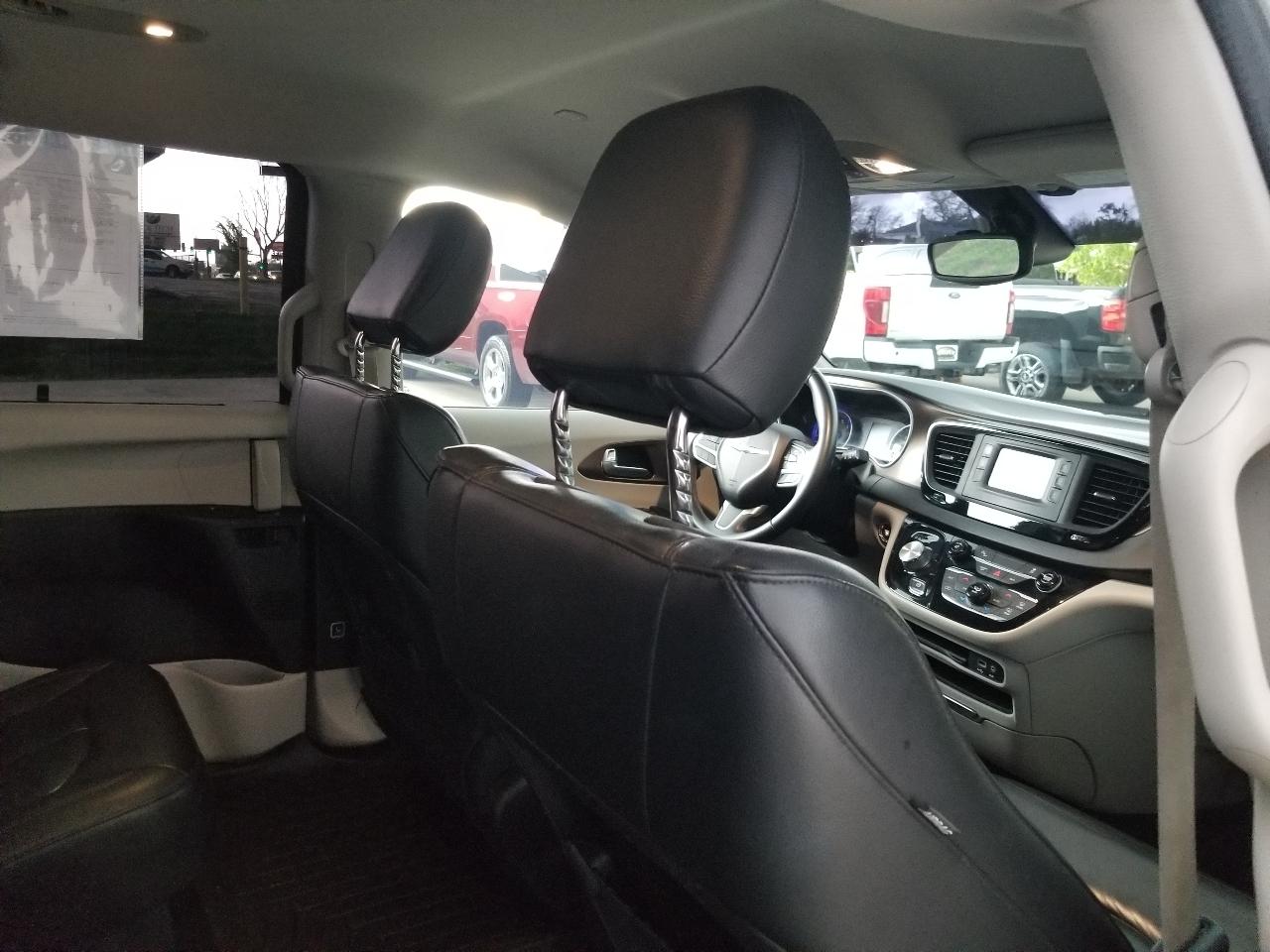 Chrysler Pacifica Touring-L FWD 2017