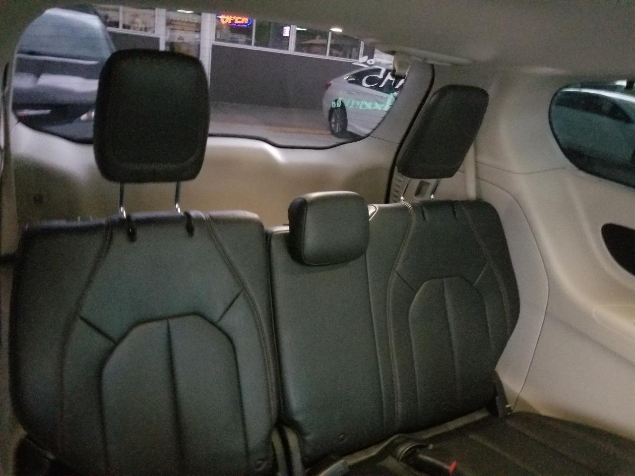 Chrysler Pacifica Touring-L FWD 2017
