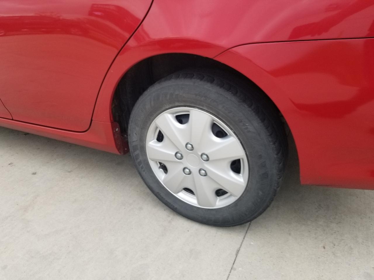 Toyota Corolla 4dr Sdn Auto LE (Natl) 2011