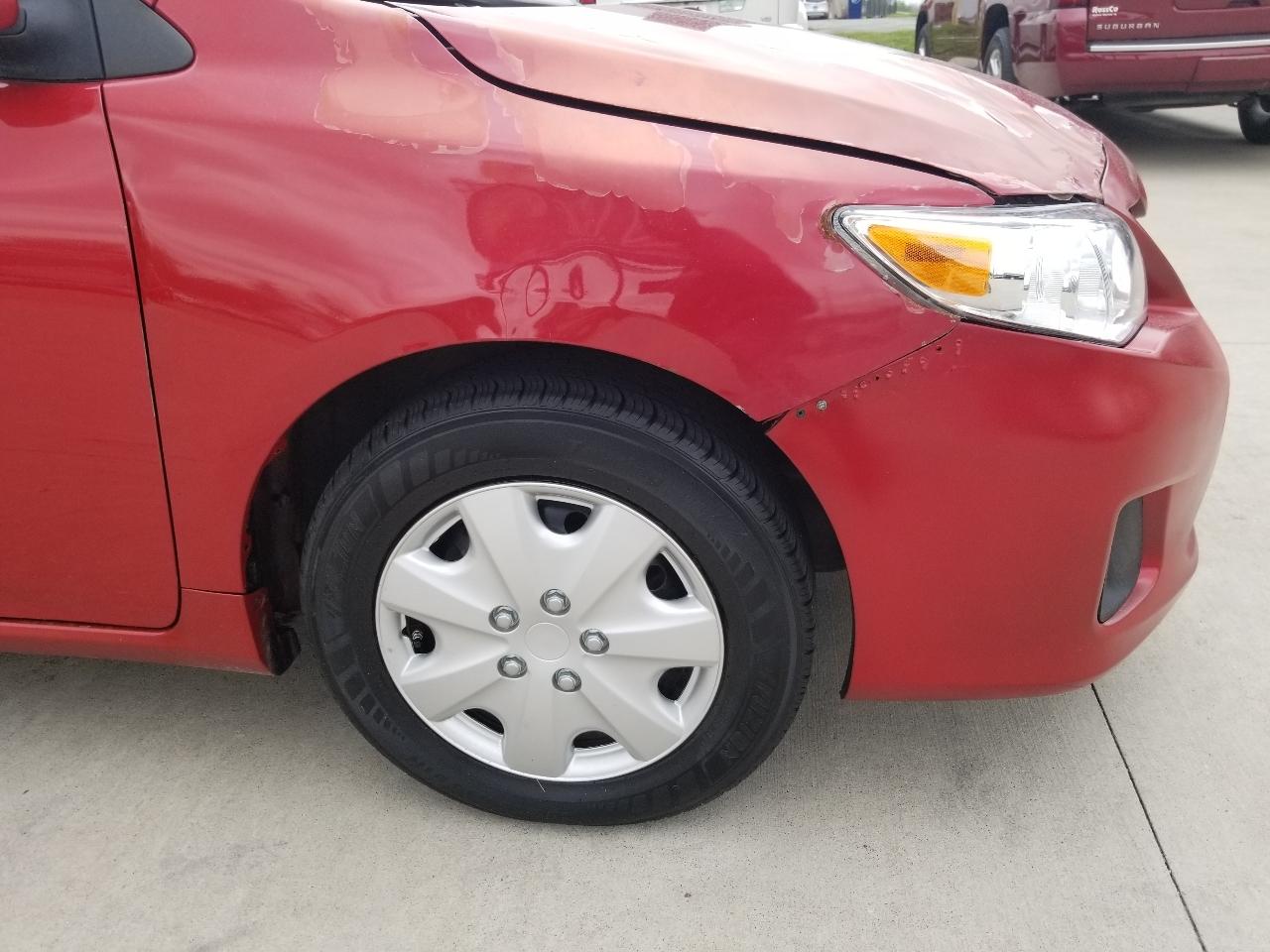 Toyota Corolla 4dr Sdn Auto LE (Natl) 2011