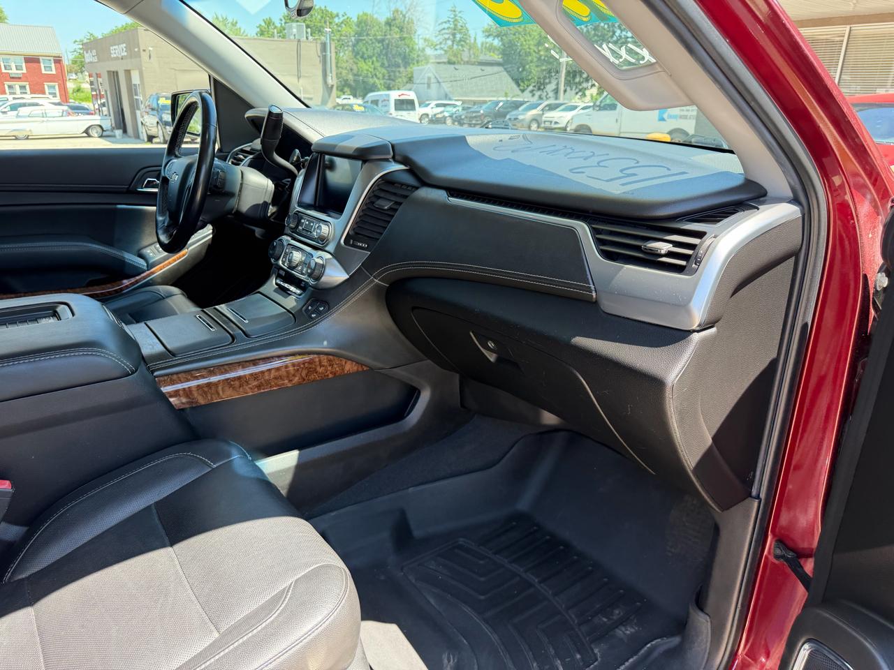 Chevrolet Suburban 4WD 4dr 1500 Premier 2019