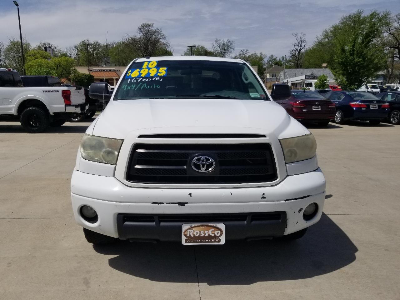 Toyota Tundra 4WD Truck CrewMax 5.7L FFV V8 6-Spd AT (Natl) 2010