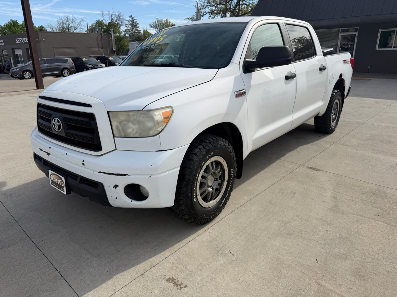 Toyota Tundra 4WD Truck CrewMax 5.7L FFV V8 6-Spd AT (Natl) 2010