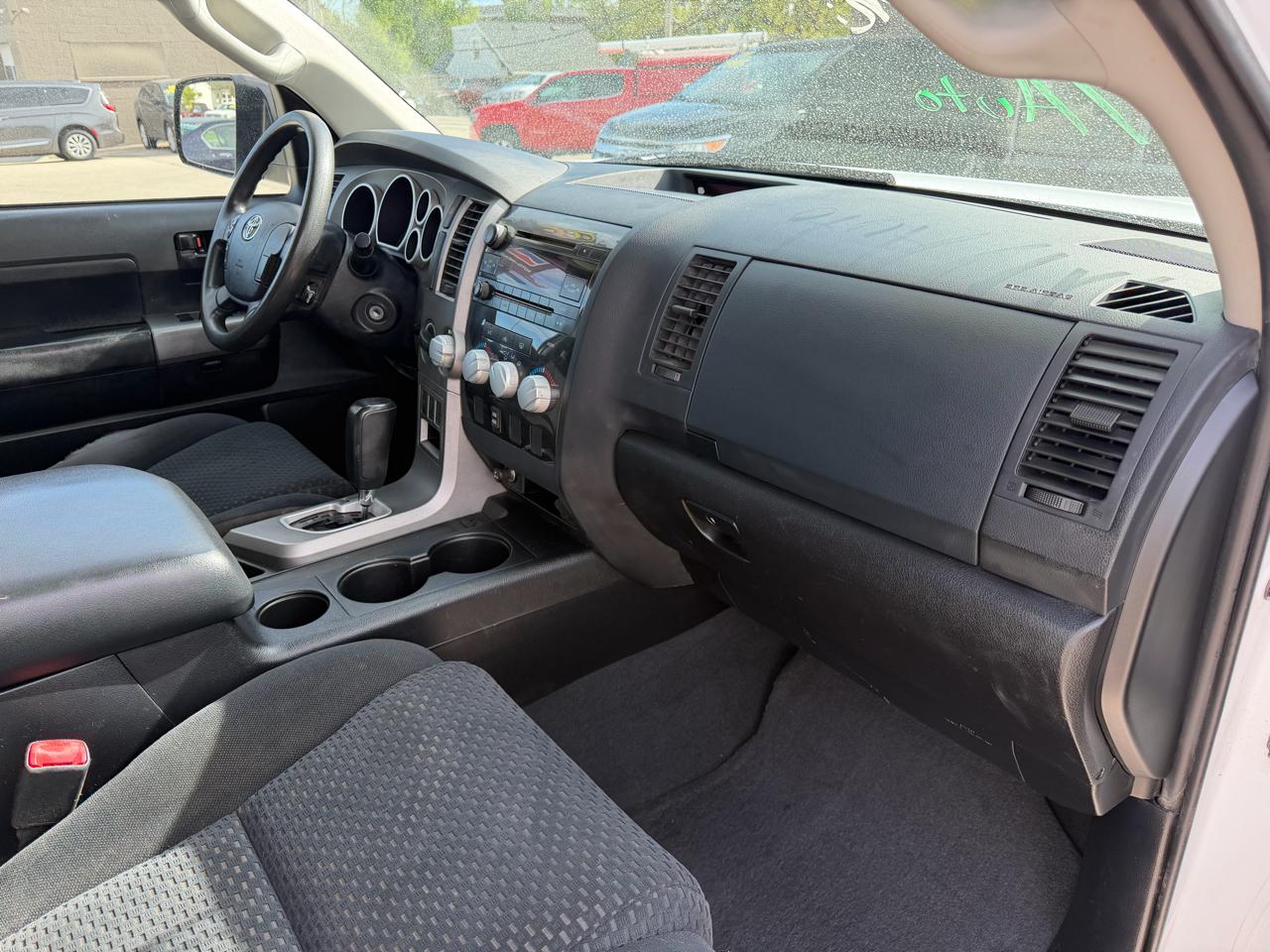 Toyota Tundra 4WD Truck CrewMax 5.7L FFV V8 6-Spd AT (Natl) 2010
