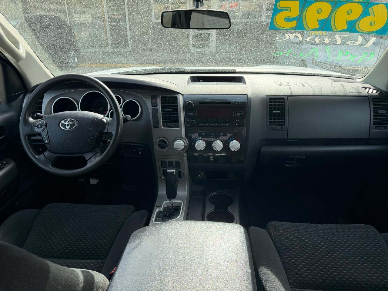 Toyota Tundra 4WD Truck CrewMax 5.7L FFV V8 6-Spd AT (Natl) 2010