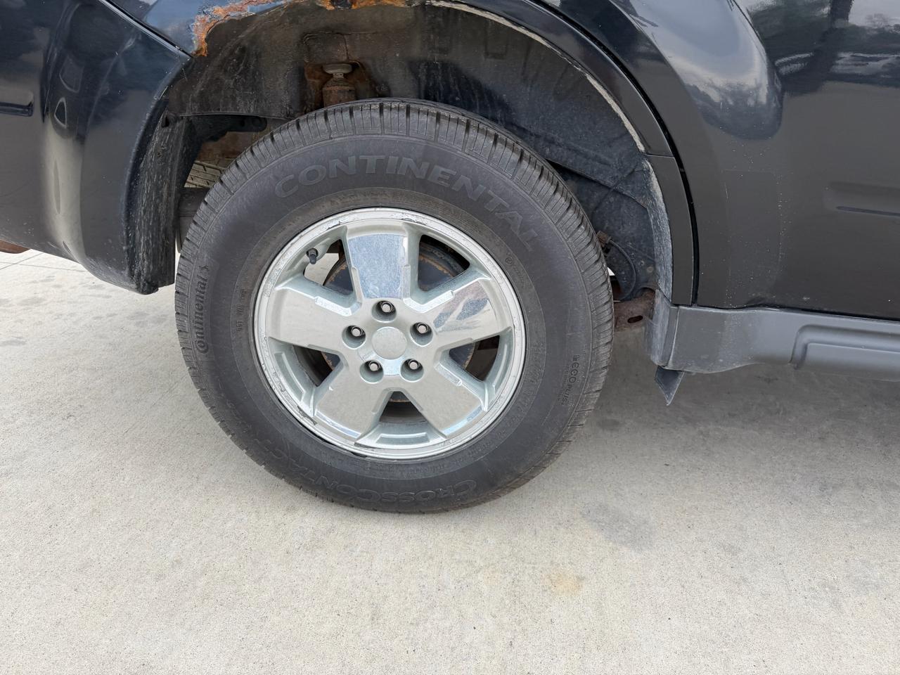 Ford Escape 4WD 4dr XLT 2012