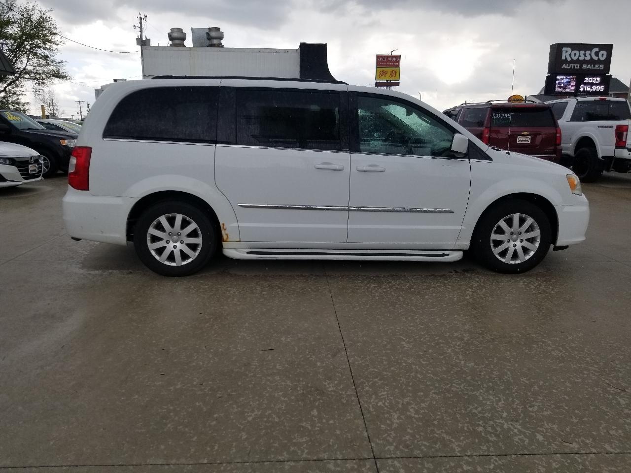 Chrysler Town & Country 4dr Wgn Touring 2014