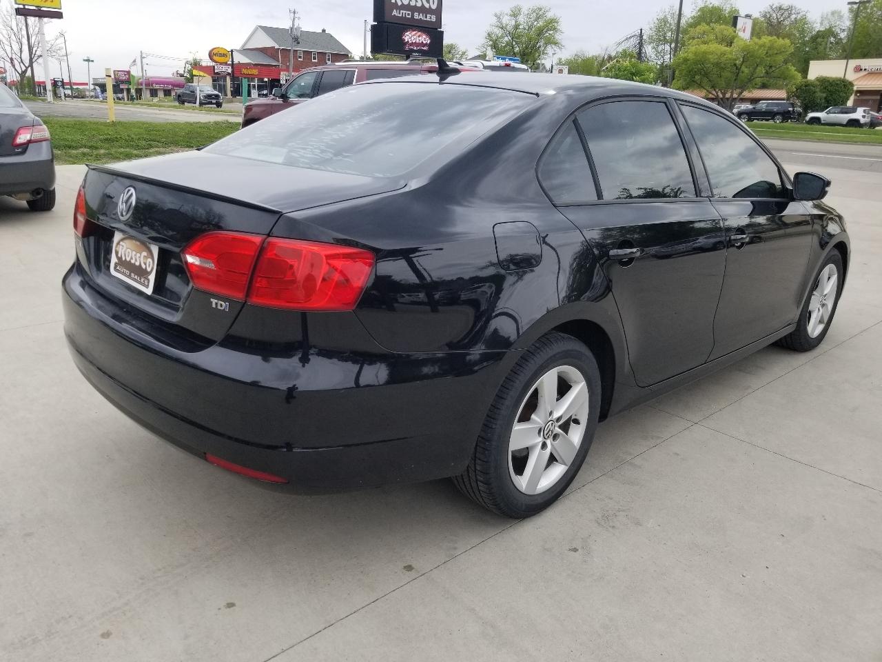 Volkswagen Jetta Sedan 4dr DSG TDI 2012