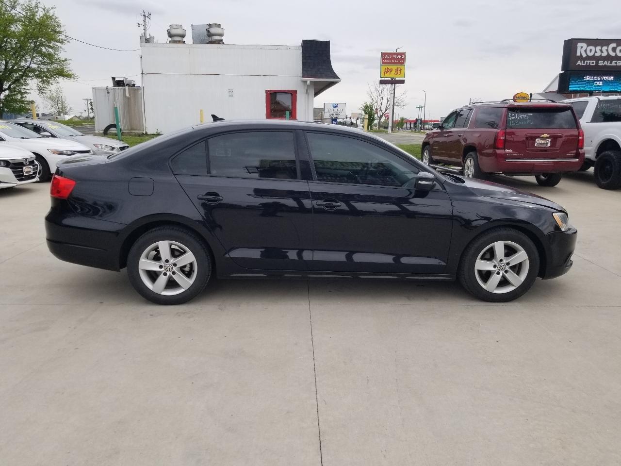 Volkswagen Jetta Sedan 4dr DSG TDI 2012