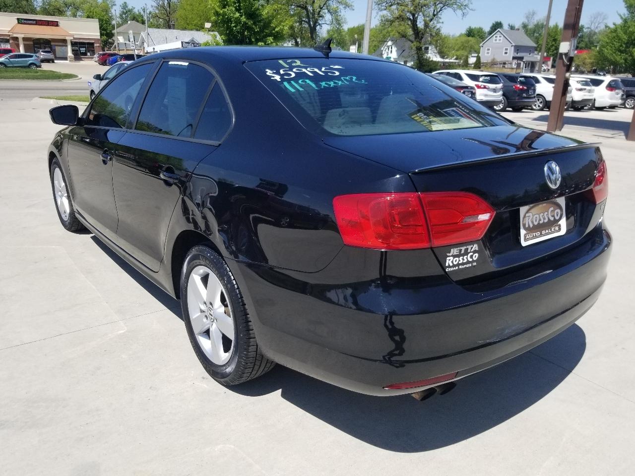 Volkswagen Jetta Sedan 4dr DSG TDI 2012