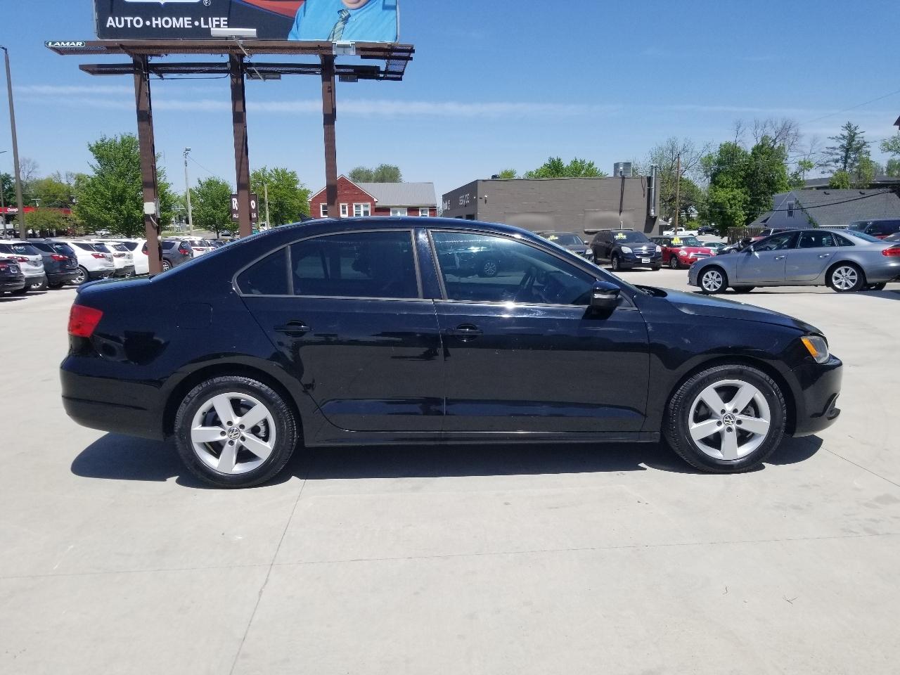 Volkswagen Jetta Sedan 4dr DSG TDI 2012