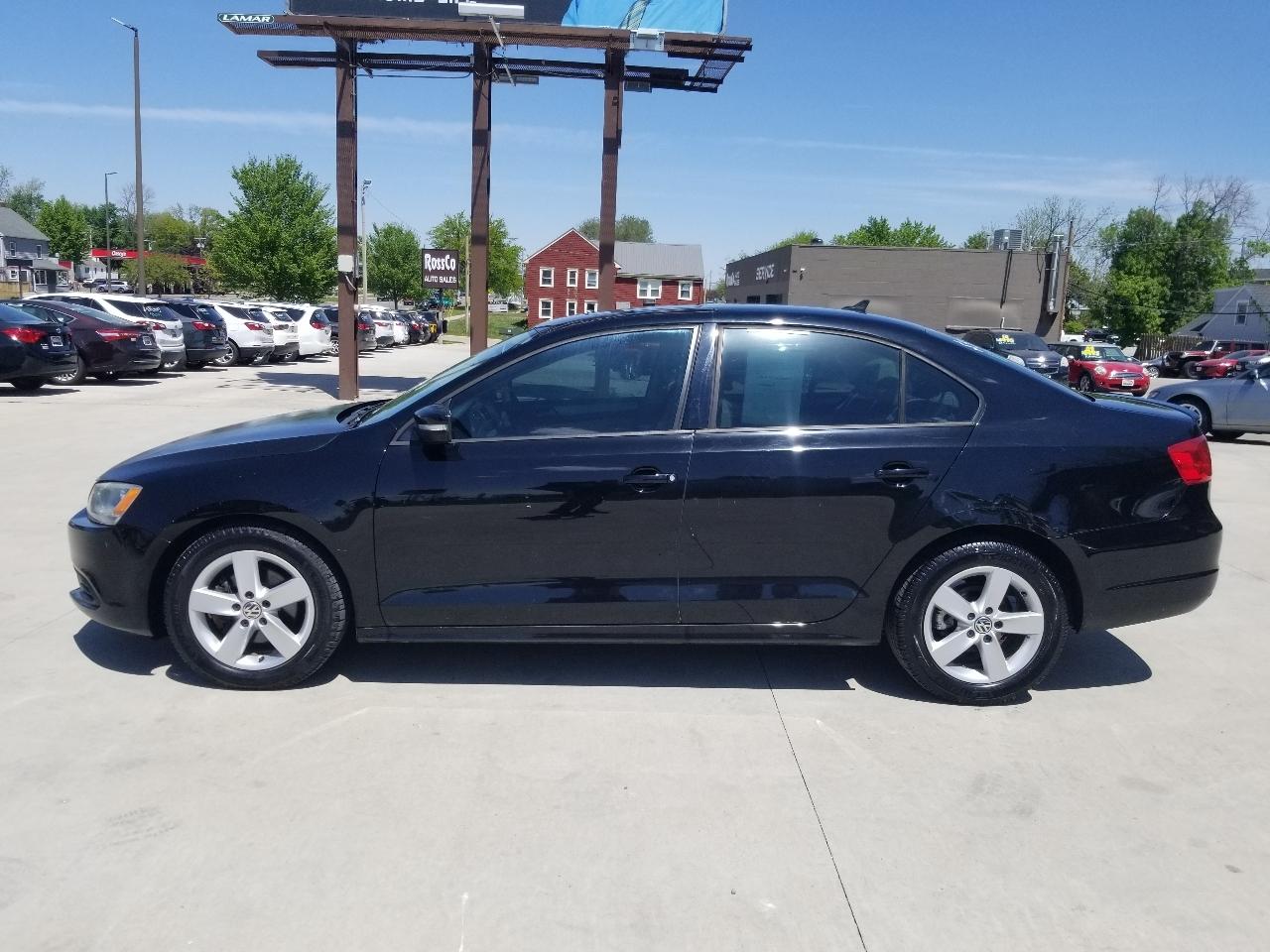 Volkswagen Jetta Sedan 4dr DSG TDI 2012