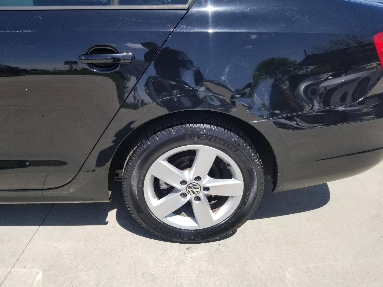 Volkswagen Jetta Sedan 4dr DSG TDI 2012