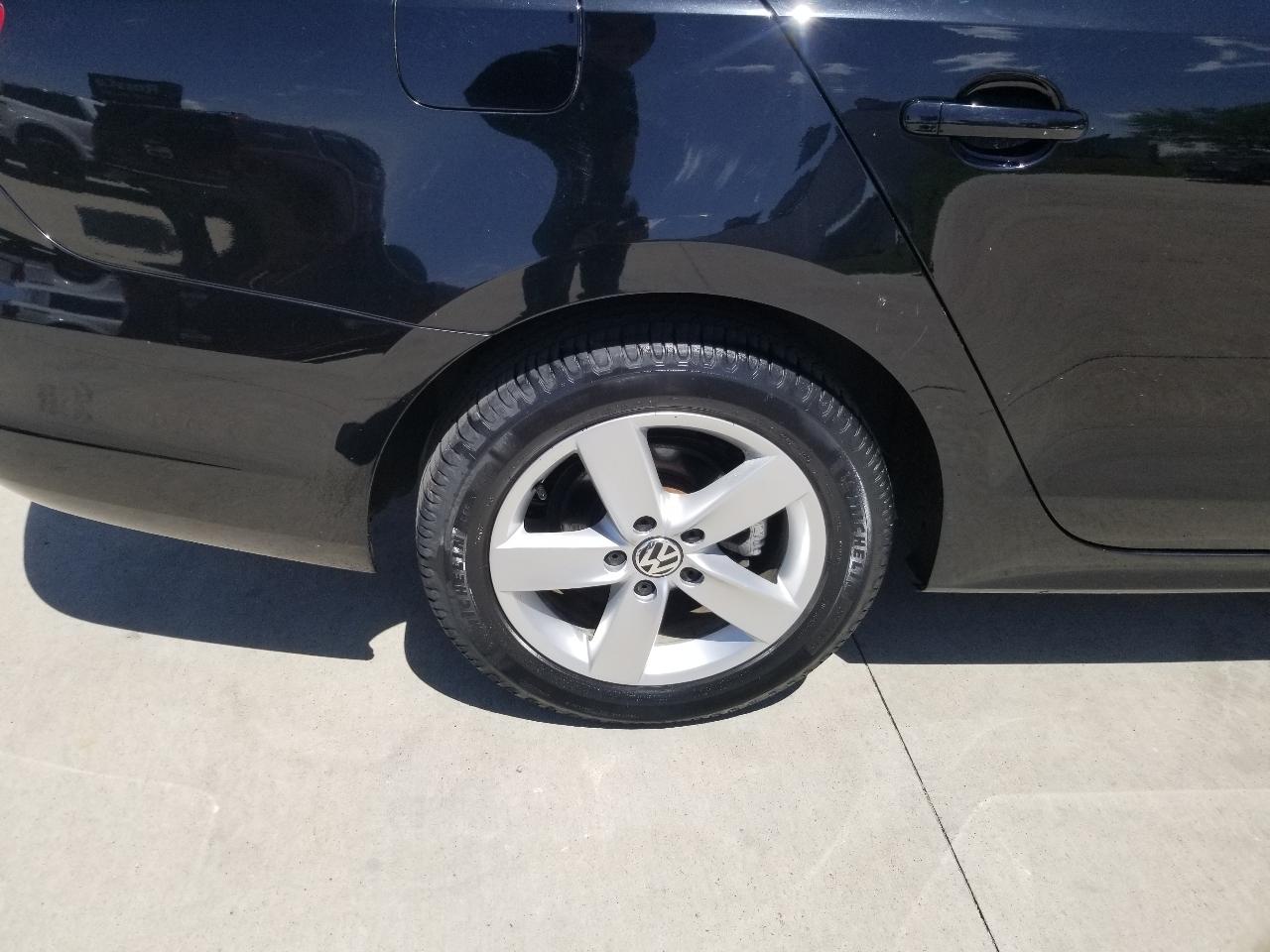 Volkswagen Jetta Sedan 4dr DSG TDI 2012