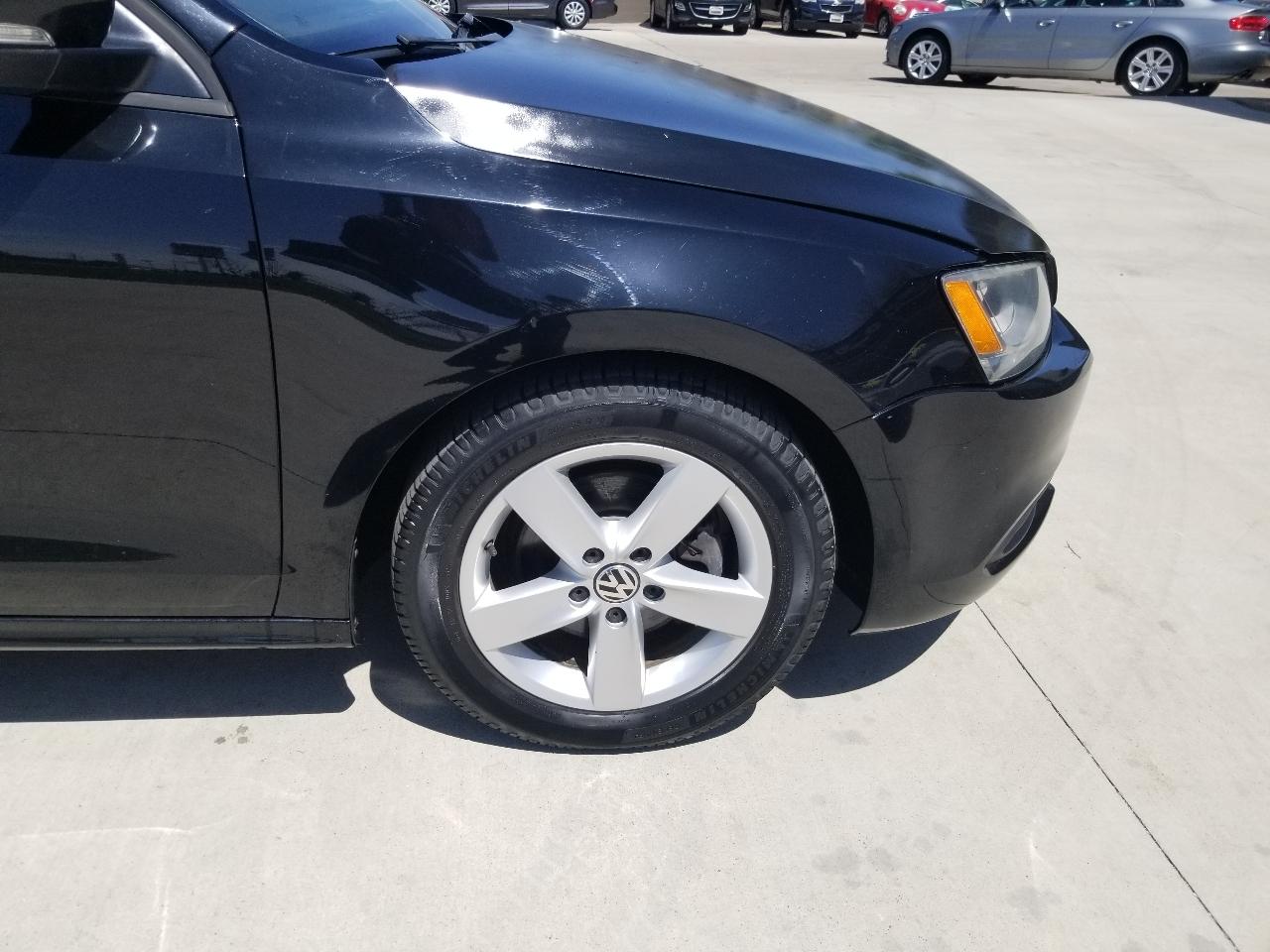 Volkswagen Jetta Sedan 4dr DSG TDI 2012