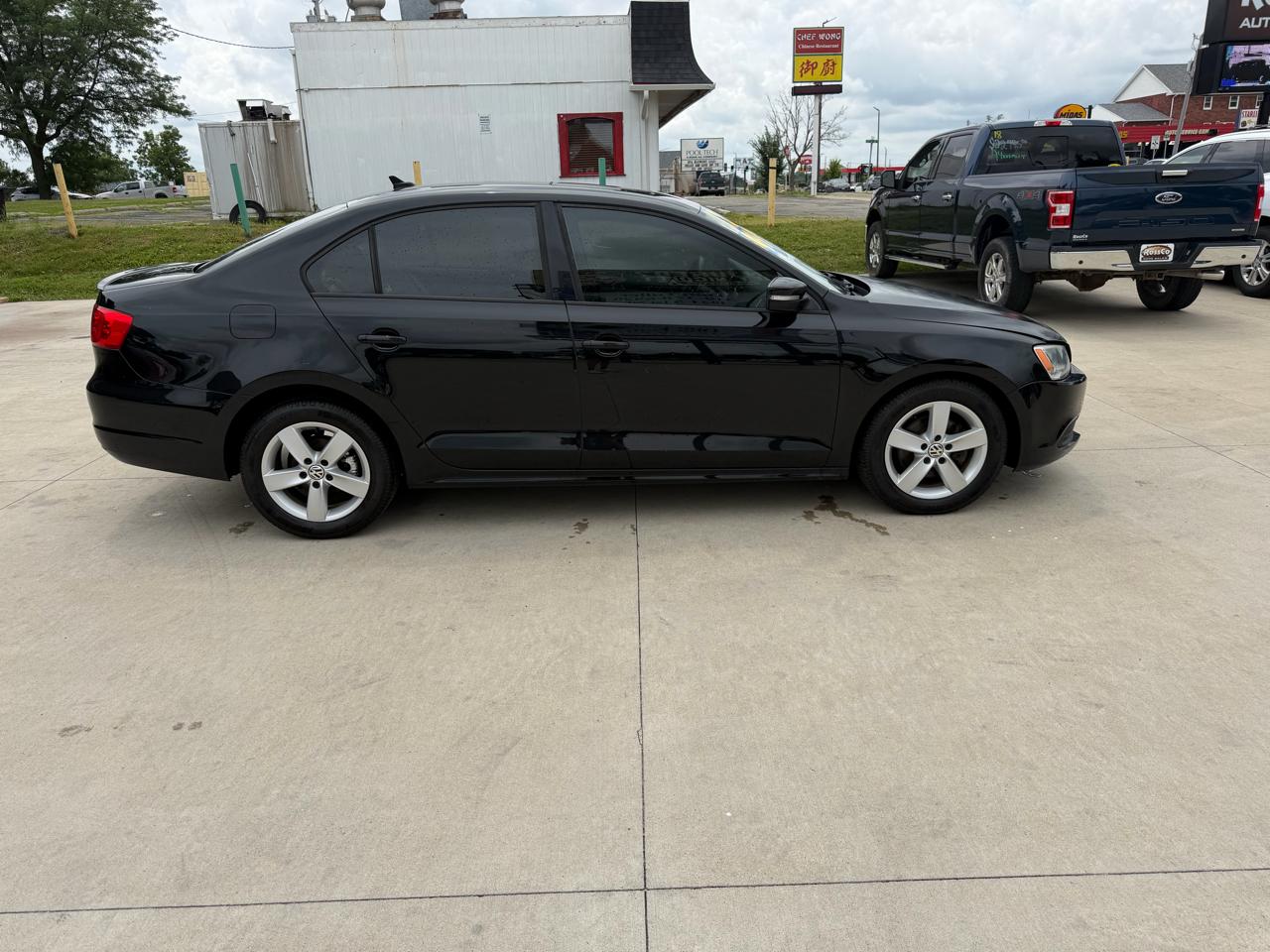 Volkswagen Jetta Sedan 4dr DSG TDI 2012