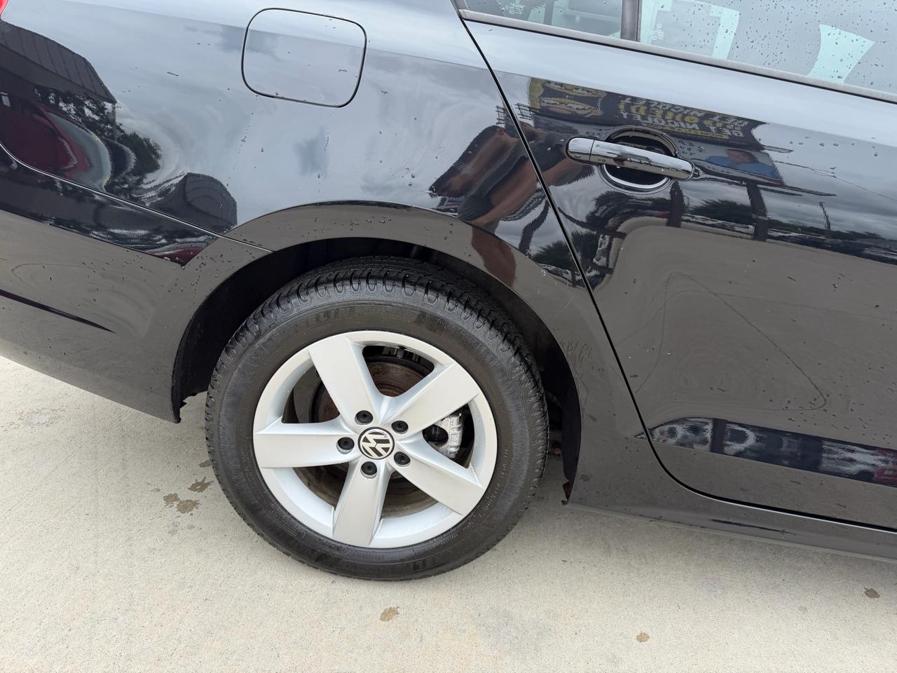 Volkswagen Jetta Sedan 4dr DSG TDI 2012