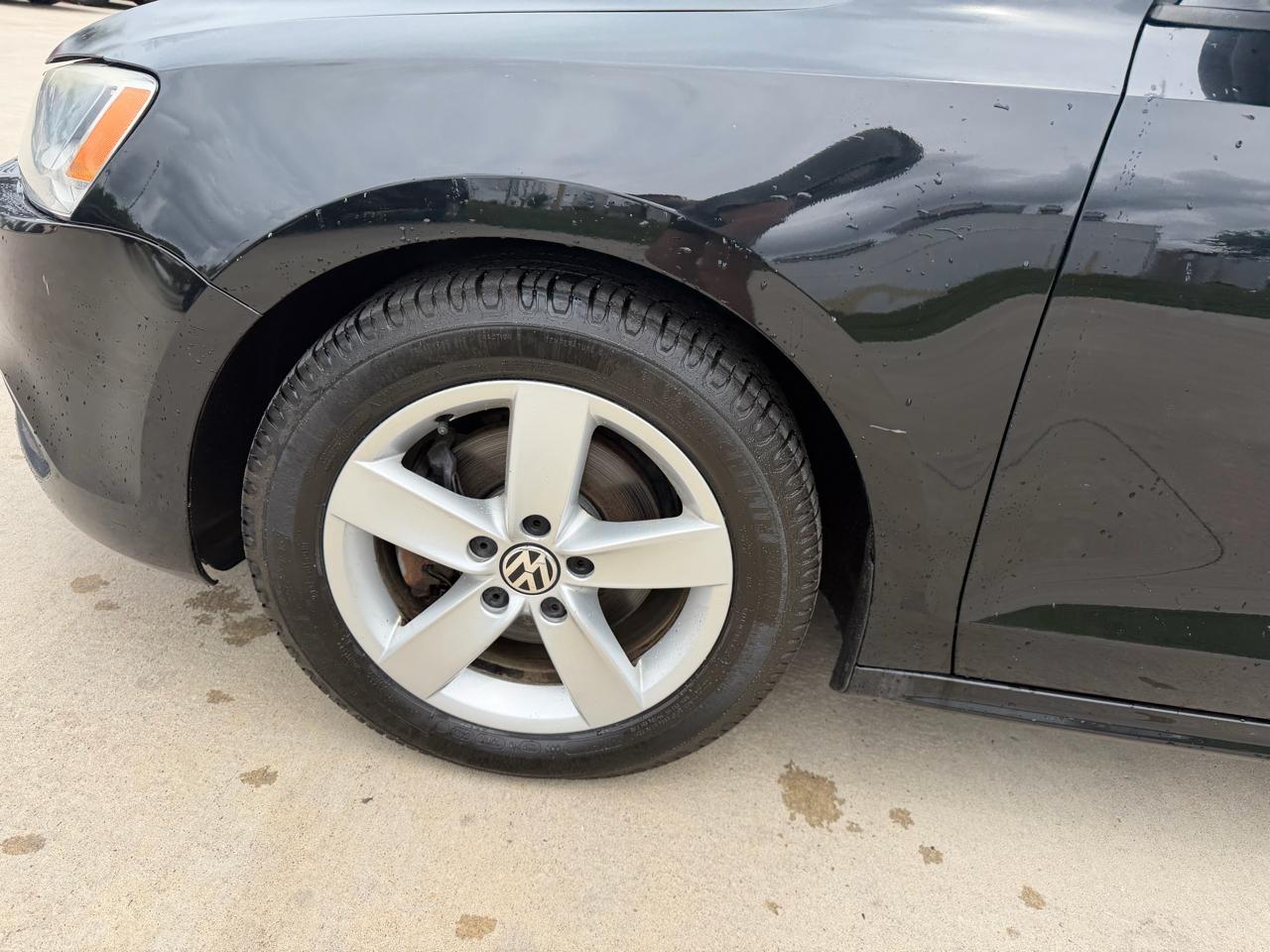 Volkswagen Jetta Sedan 4dr DSG TDI 2012