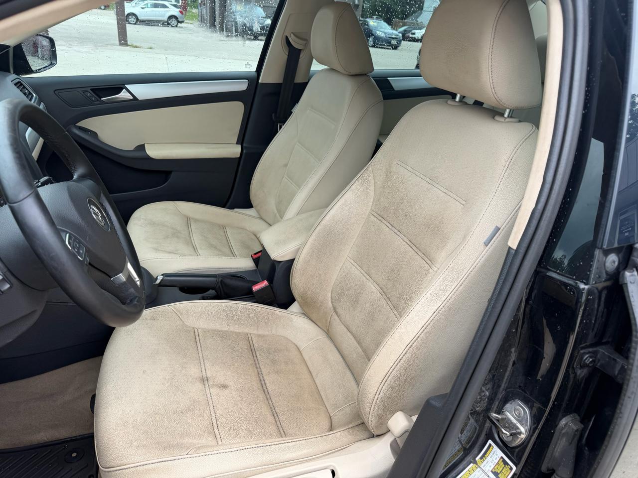 Volkswagen Jetta Sedan 4dr DSG TDI 2012
