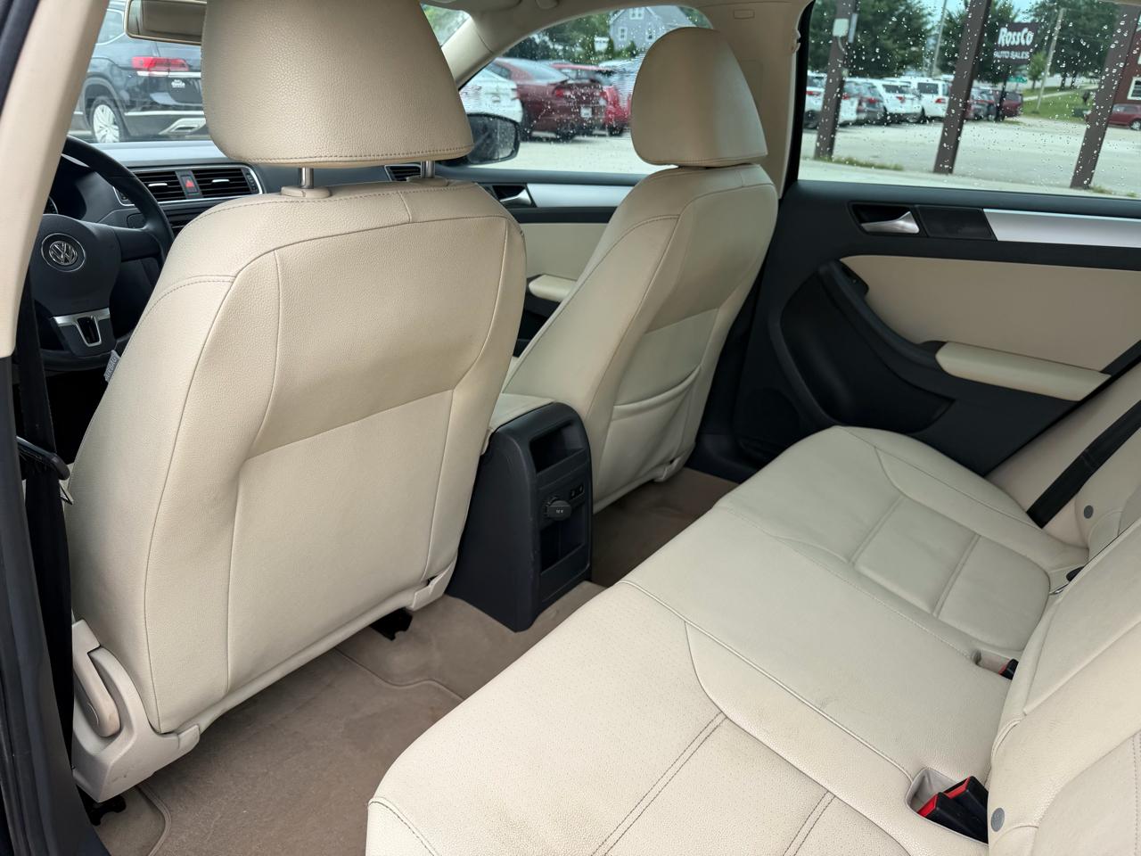Volkswagen Jetta Sedan 4dr DSG TDI 2012