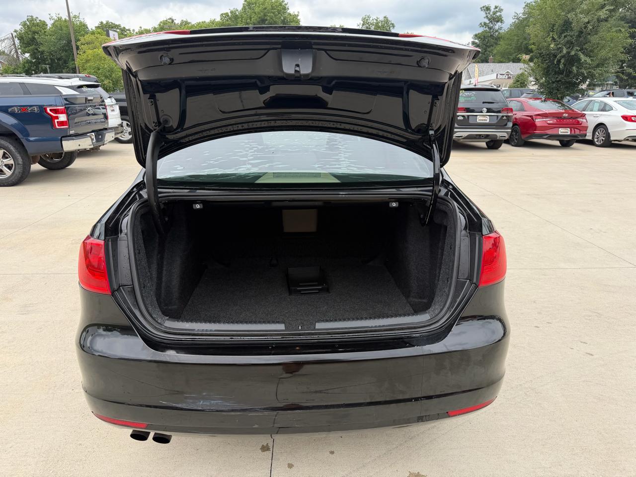 Volkswagen Jetta Sedan 4dr DSG TDI 2012