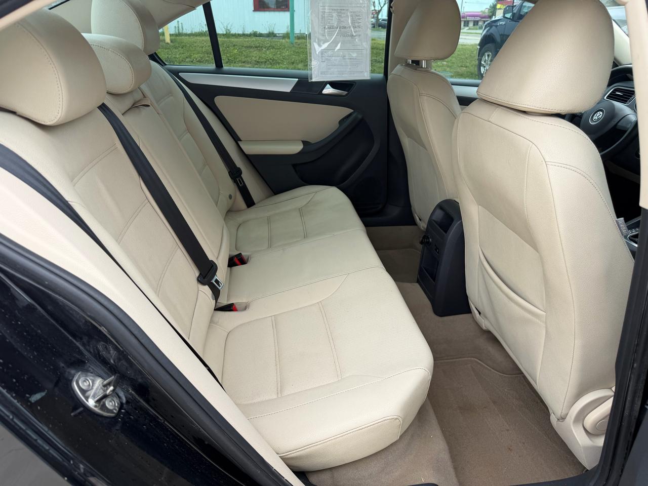 Volkswagen Jetta Sedan 4dr DSG TDI 2012